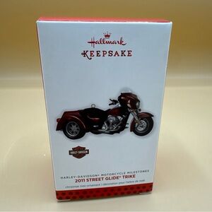 Hallmark 2013 Ornament Harley Davidson 2011 Street Glide Trike #15 Milestones